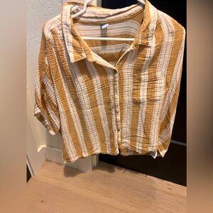 Womens Old Navy cropped colored shirt XXL
